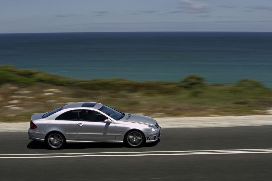  Mercedes-Benz CLK63 AMG 2007 года  (фото 9 из 20)